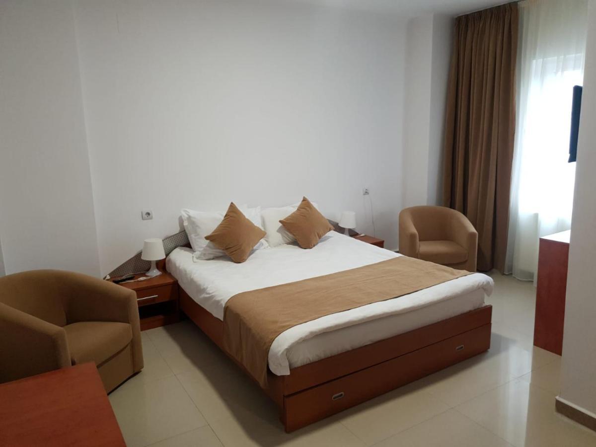 Hotel Top Central Bukarest Eksteriør billede