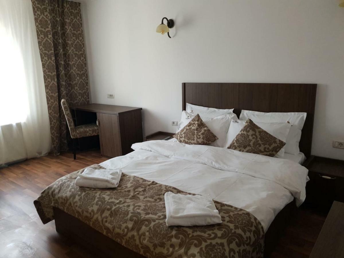 Hotel Top Central Bukarest Eksteriør billede