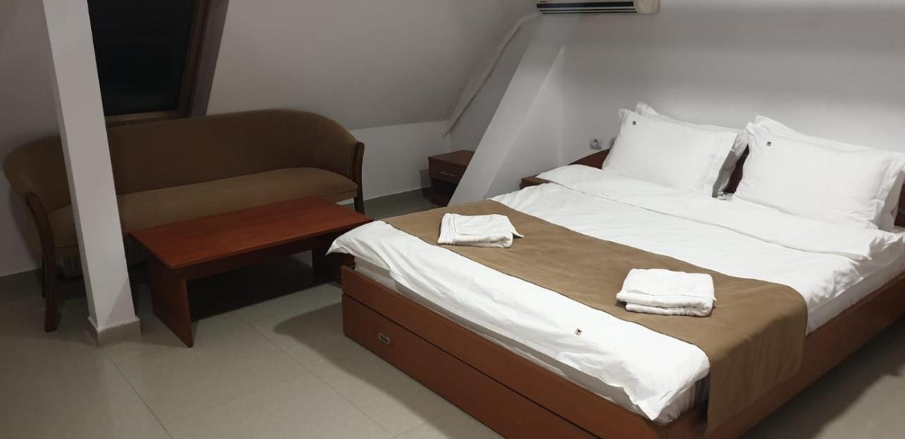 Hotel Top Central Bukarest Eksteriør billede